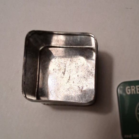 Vintage Greenbrier 1 oz. Tobacco Tin - Picture 4 of 5